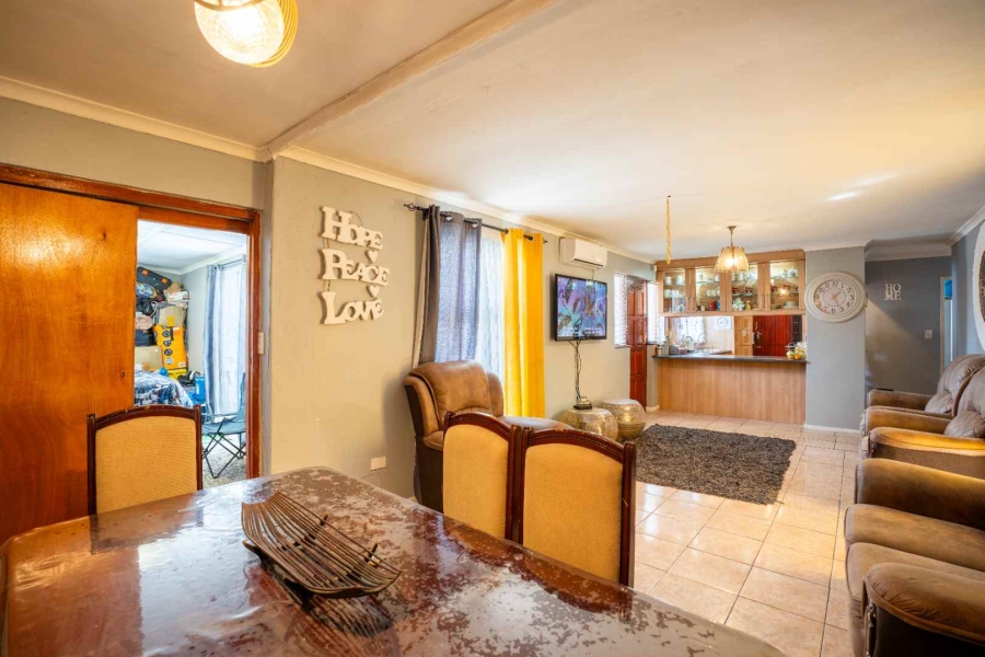 5 Bedroom Property for Sale in Electric City Western Cape
